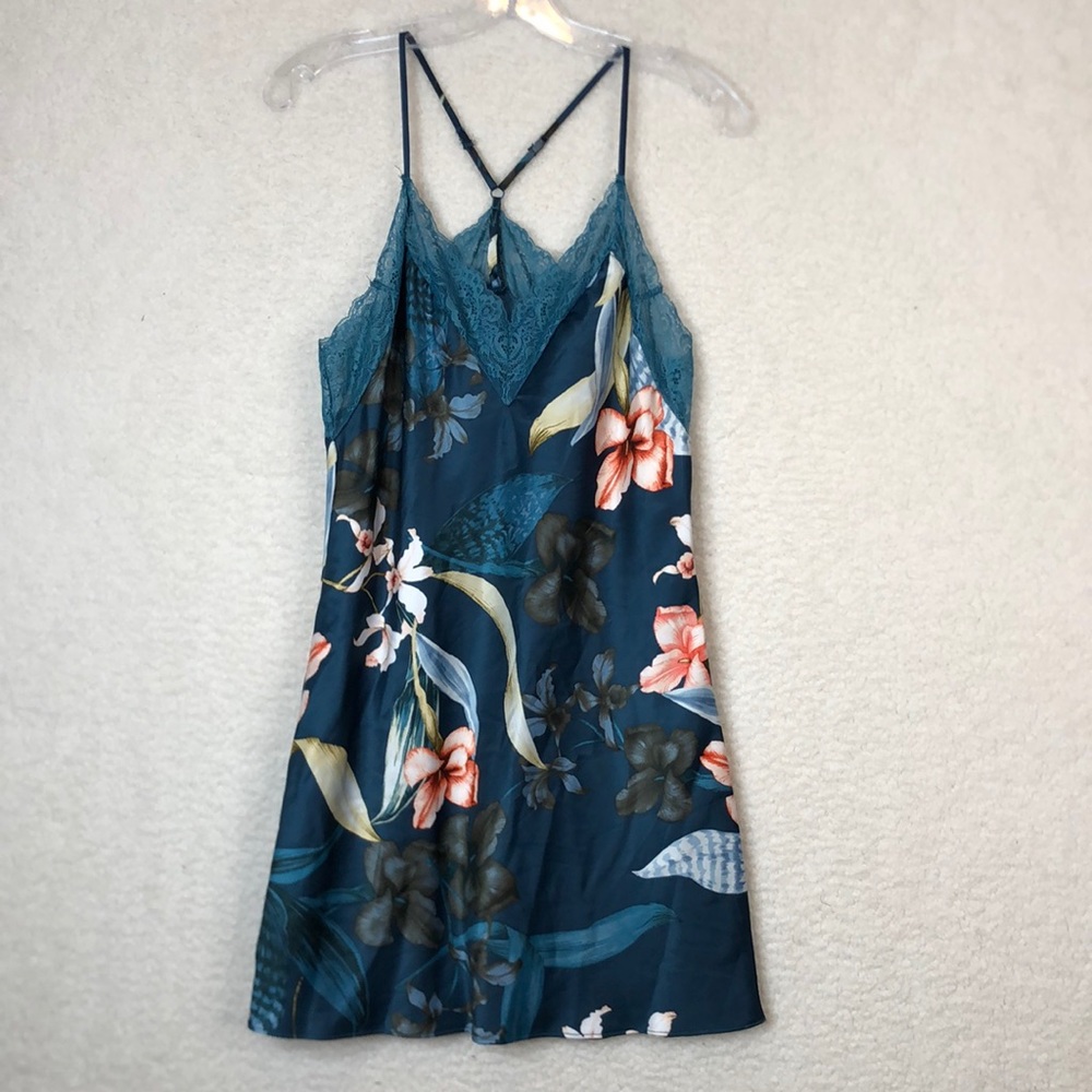 NWT Linea Donatella Womens Blue Floral Nightie SIZE SMALL NEW WITH TAGS